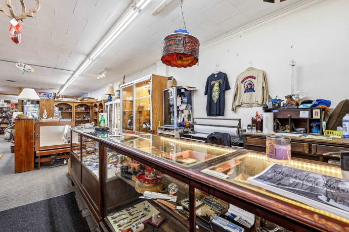 136 Main, ELIZABETH, Illinois 61028, ,Commercial,For Sale,Main,202603084