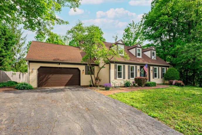 5472 BLACKTHORN, ROCKFORD, Illinois 61107, 4 Bedrooms Bedrooms, ,3 BathroomsBathrooms,House,For Sale,BLACKTHORN,202603081