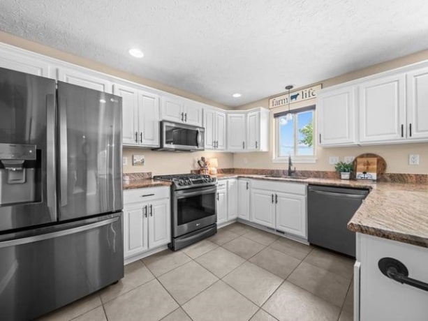 5598 White Fox, ROCKFORD, Illinois 61102, 4 Bedrooms Bedrooms, ,3 BathroomsBathrooms,House,For Sale,White Fox,202603083
