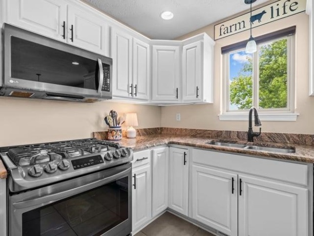 5598 White Fox, ROCKFORD, Illinois 61102, 4 Bedrooms Bedrooms, ,3 BathroomsBathrooms,House,For Sale,White Fox,202603083