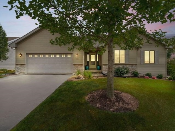 5598 White Fox, ROCKFORD, Illinois 61102, 4 Bedrooms Bedrooms, ,3 BathroomsBathrooms,House,For Sale,White Fox,202603083