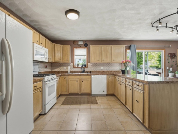 14019 Queenanns, POPLAR GROVE, Illinois 61065, 4 Bedrooms Bedrooms, ,2 BathroomsBathrooms,House,For Sale,Queenanns,202603085