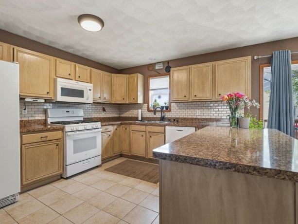 14019 Queenanns, POPLAR GROVE, Illinois 61065, 4 Bedrooms Bedrooms, ,2 BathroomsBathrooms,House,For Sale,Queenanns,202603085