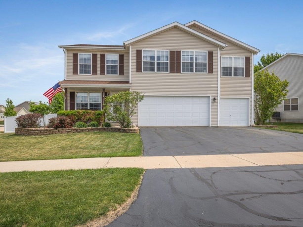 14019 Queenanns, POPLAR GROVE, Illinois 61065, 4 Bedrooms Bedrooms, ,2 BathroomsBathrooms,House,For Sale,Queenanns,202603085