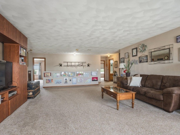 14019 Queenanns, POPLAR GROVE, Illinois 61065, 4 Bedrooms Bedrooms, ,2 BathroomsBathrooms,House,For Sale,Queenanns,202603085