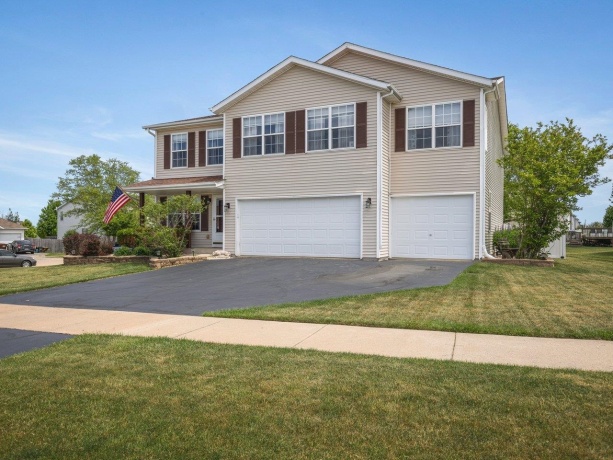 14019 Queenanns, POPLAR GROVE, Illinois 61065, 4 Bedrooms Bedrooms, ,2 BathroomsBathrooms,House,For Sale,Queenanns,202603085