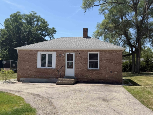 230 Hackett, SOUTH BELOIT, Illinois 61080, 2 Bedrooms Bedrooms, ,1 BathroomBathrooms,House,For Sale,Hackett,202603089