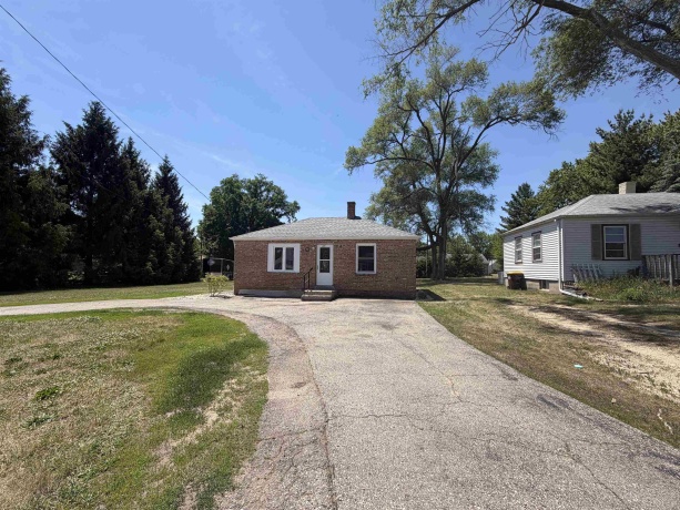 230 Hackett, SOUTH BELOIT, Illinois 61080, 2 Bedrooms Bedrooms, ,1 BathroomBathrooms,House,For Sale,Hackett,202603089