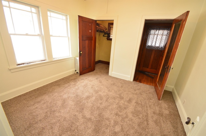 2236 17th, ROCKFORD, Illinois 61104, 2 Bedrooms Bedrooms, ,1 BathroomBathrooms,House,For Sale,17th,202603093