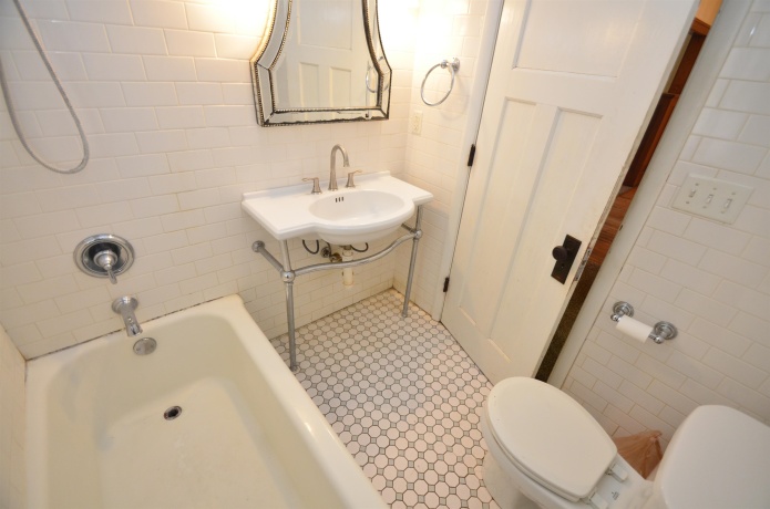 2236 17th, ROCKFORD, Illinois 61104, 2 Bedrooms Bedrooms, ,1 BathroomBathrooms,House,For Sale,17th,202603093
