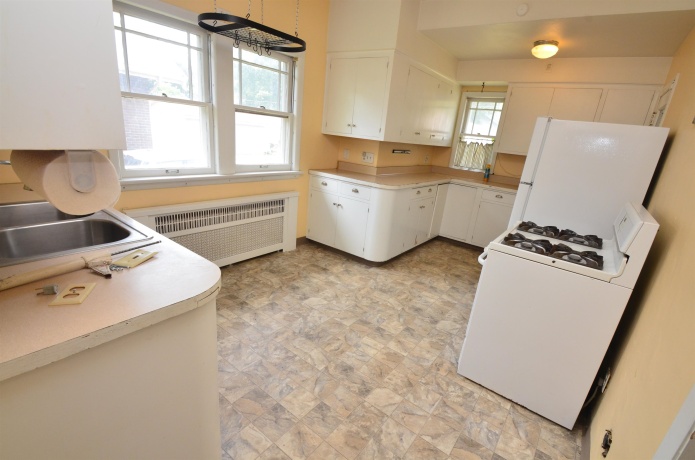 2236 17th, ROCKFORD, Illinois 61104, 2 Bedrooms Bedrooms, ,1 BathroomBathrooms,House,For Sale,17th,202603093
