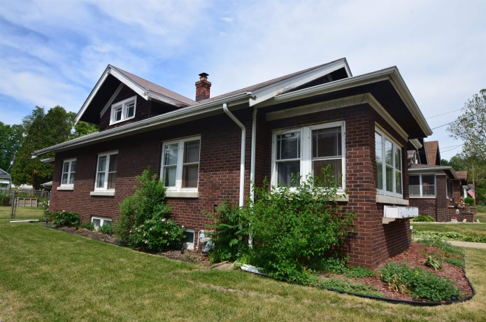 2236 17th, ROCKFORD, Illinois 61104, 2 Bedrooms Bedrooms, ,1 BathroomBathrooms,House,For Sale,17th,202603093