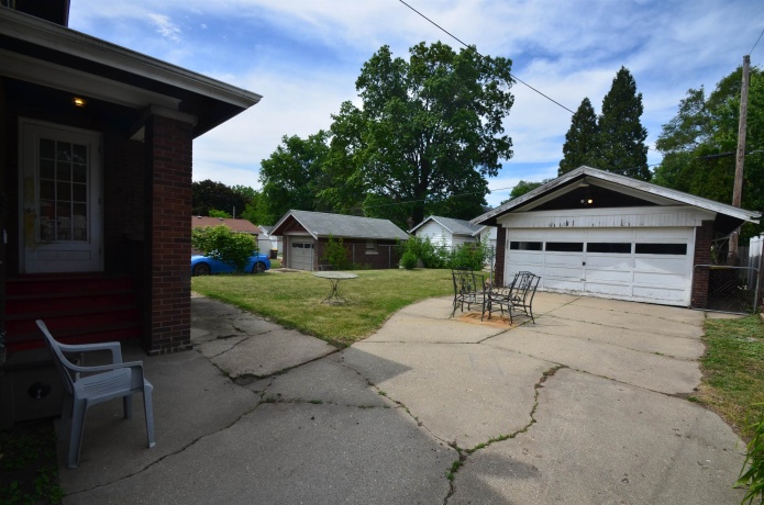 2236 17th, ROCKFORD, Illinois 61104, 2 Bedrooms Bedrooms, ,1 BathroomBathrooms,House,For Sale,17th,202603093