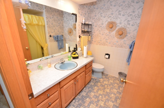 2940 Imperial Oaks, ROCKFORD, Illinois 61114, 4 Bedrooms Bedrooms, ,2 BathroomsBathrooms,House,For Sale,Imperial Oaks,202603096