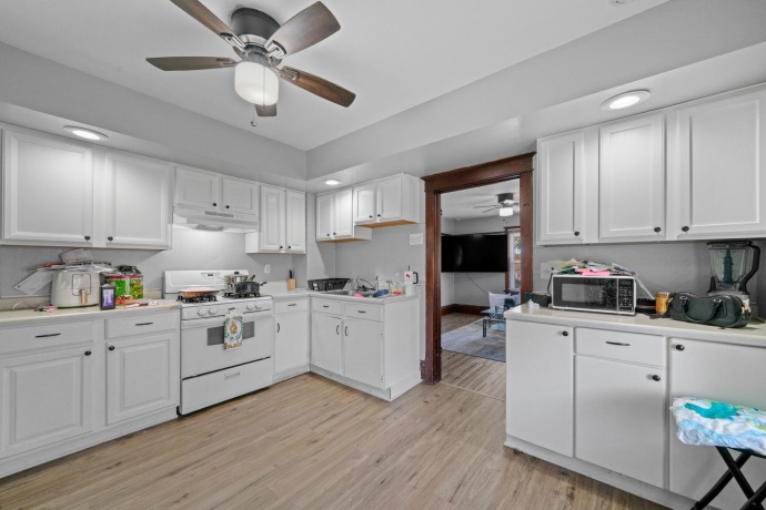 1631 8th, ROCKFORD, Illinois 61104, ,2 Units,For Sale,8th,202603099