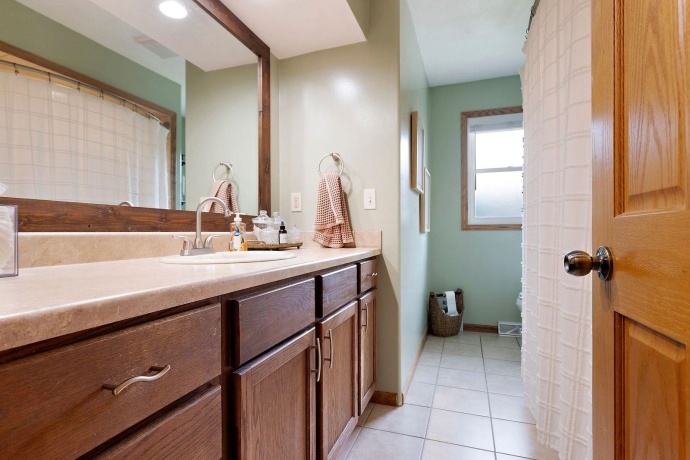 2103 Delcy, ROCKFORD, Illinois 61107, 3 Bedrooms Bedrooms, ,2 BathroomsBathrooms,House,For Sale,Delcy,202603104