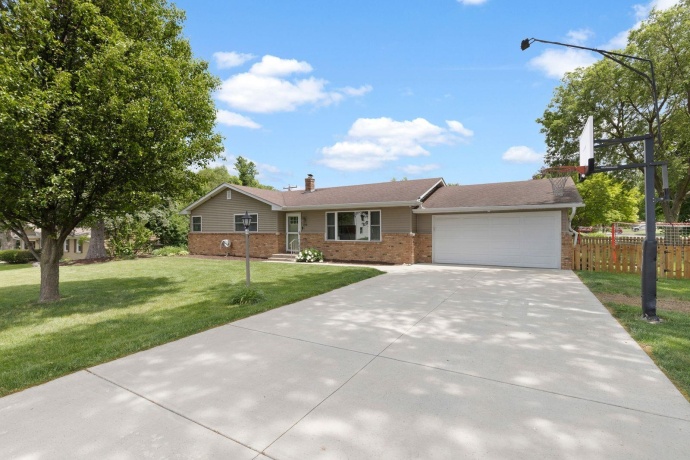 2103 Delcy, ROCKFORD, Illinois 61107, 3 Bedrooms Bedrooms, ,2 BathroomsBathrooms,House,For Sale,Delcy,202603104