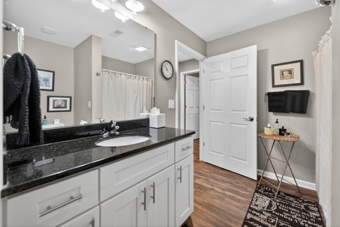 1513 Eadens, DIXON, Illinois 61021, 2 Bedrooms Bedrooms, ,2 BathroomsBathrooms,House,For Sale,Eadens,202603109