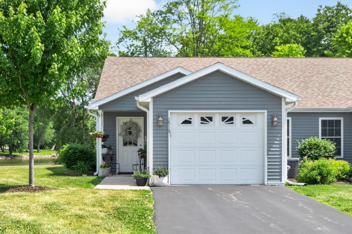 1513 Eadens, DIXON, Illinois 61021, 2 Bedrooms Bedrooms, ,2 BathroomsBathrooms,House,For Sale,Eadens,202603109