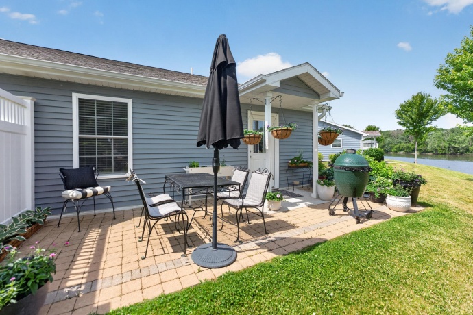 1513 Eadens, DIXON, Illinois 61021, 2 Bedrooms Bedrooms, ,2 BathroomsBathrooms,House,For Sale,Eadens,202603109
