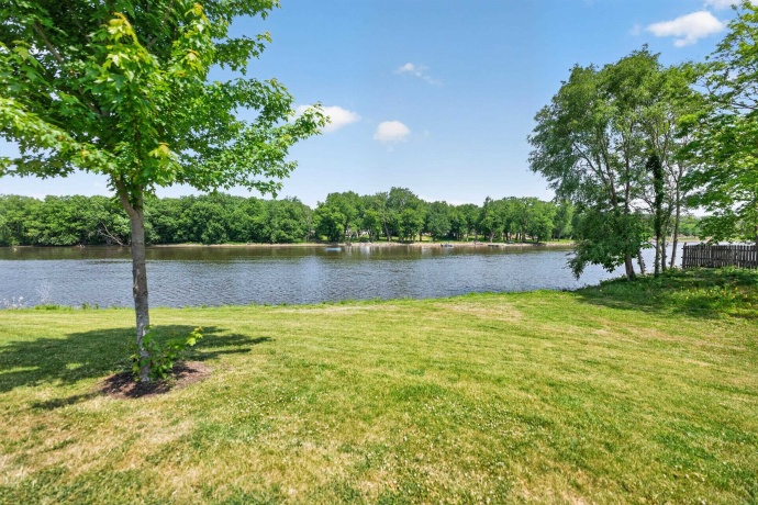 1513 Eadens, DIXON, Illinois 61021, 2 Bedrooms Bedrooms, ,2 BathroomsBathrooms,House,For Sale,Eadens,202603109