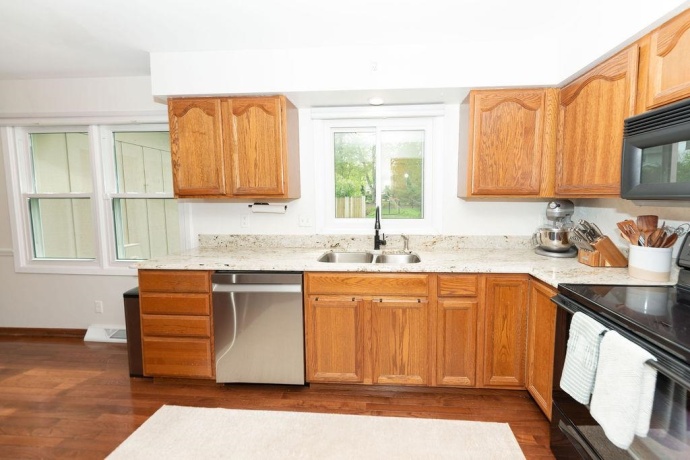 5841 Hoylake, ROCKFORD, Illinois 61107, 4 Bedrooms Bedrooms, ,2 BathroomsBathrooms,House,For Sale,Hoylake,202603111