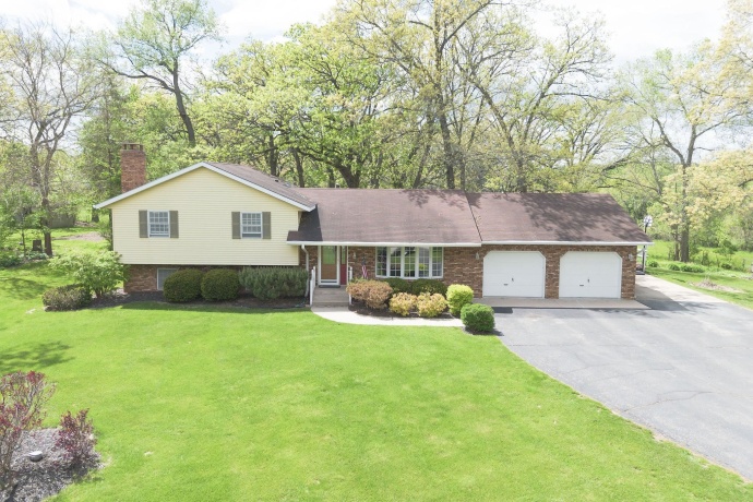 10594 Grover Oaks, ROSCOE, Illinois 61073, 3 Bedrooms Bedrooms, ,2 BathroomsBathrooms,House,For Sale,Grover Oaks,202603114
