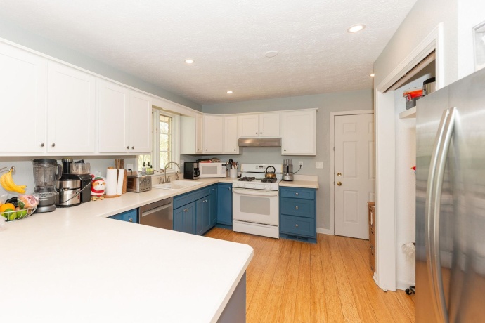 10594 Grover Oaks, ROSCOE, Illinois 61073, 3 Bedrooms Bedrooms, ,2 BathroomsBathrooms,House,For Sale,Grover Oaks,202603114