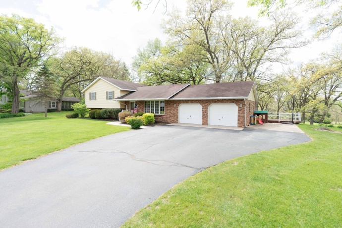 10594 Grover Oaks, ROSCOE, Illinois 61073, 3 Bedrooms Bedrooms, ,2 BathroomsBathrooms,House,For Sale,Grover Oaks,202603114
