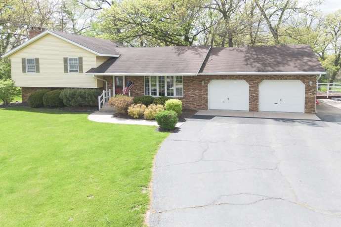 10594 Grover Oaks, ROSCOE, Illinois 61073, 3 Bedrooms Bedrooms, ,2 BathroomsBathrooms,House,For Sale,Grover Oaks,202603114