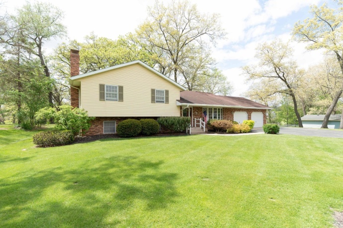 10594 Grover Oaks, ROSCOE, Illinois 61073, 3 Bedrooms Bedrooms, ,2 BathroomsBathrooms,House,For Sale,Grover Oaks,202603114