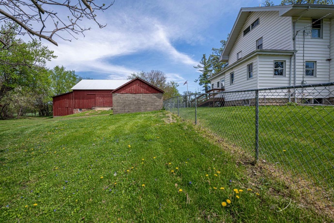 6844 US Route 20 W, FREEPORT, Illinois 61032, 3 Bedrooms Bedrooms, ,2 BathroomsBathrooms,House,For Sale,US Route 20 W,202402072