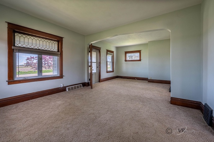 6844 US Route 20 W, FREEPORT, Illinois 61032, 3 Bedrooms Bedrooms, ,2 BathroomsBathrooms,House,For Sale,US Route 20 W,202402072