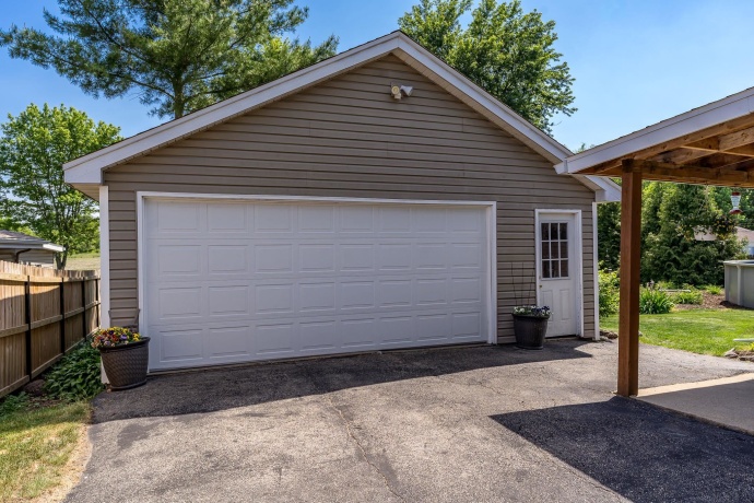 4870 FIELDING, ROCKFORD, Illinois 61102, 3 Bedrooms Bedrooms, ,1 BathroomBathrooms,House,For Sale,FIELDING,202603118