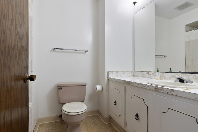 822 LAKEWOOD, ROCKFORD, Illinois 61102, 3 Bedrooms Bedrooms, ,2 BathroomsBathrooms,House,For Sale,LAKEWOOD,202603119