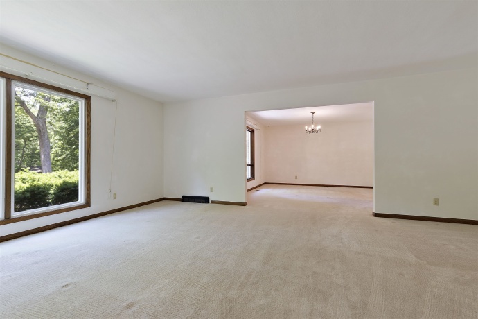 822 LAKEWOOD, ROCKFORD, Illinois 61102, 3 Bedrooms Bedrooms, ,2 BathroomsBathrooms,House,For Sale,LAKEWOOD,202603119