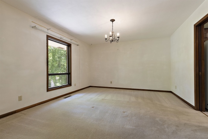 822 LAKEWOOD, ROCKFORD, Illinois 61102, 3 Bedrooms Bedrooms, ,2 BathroomsBathrooms,House,For Sale,LAKEWOOD,202603119