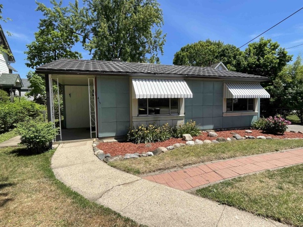 415 State, BELVIDERE, Illinois 61008, 2 Bedrooms Bedrooms, ,1 BathroomBathrooms,House,For Sale,State,202603131