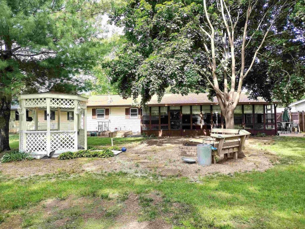 2321 Devon, LOVES PARK, Illinois 61111, 3 Bedrooms Bedrooms, ,2 BathroomsBathrooms,House,For Sale,Devon,202603132