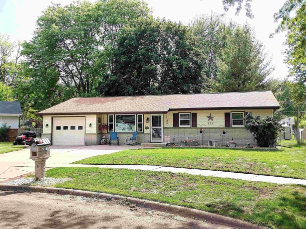 2321 Devon, LOVES PARK, Illinois 61111, 3 Bedrooms Bedrooms, ,2 BathroomsBathrooms,House,For Sale,Devon,202603132