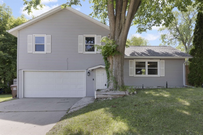 3020 Bavarian, ROCKFORD, Illinois 61109, 3 Bedrooms Bedrooms, ,1 BathroomBathrooms,House,For Sale,Bavarian,202603136
