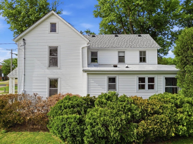 411 McKendrie, MOUNT MORRIS, Illinois 61054, 3 Bedrooms Bedrooms, ,2 BathroomsBathrooms,House,For Sale,McKendrie,202603138