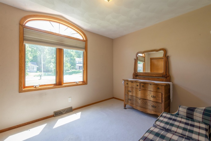 920 Mesa, FREEPORT, Illinois 61032, 3 Bedrooms Bedrooms, ,3 BathroomsBathrooms,House,For Sale,Mesa,202603145