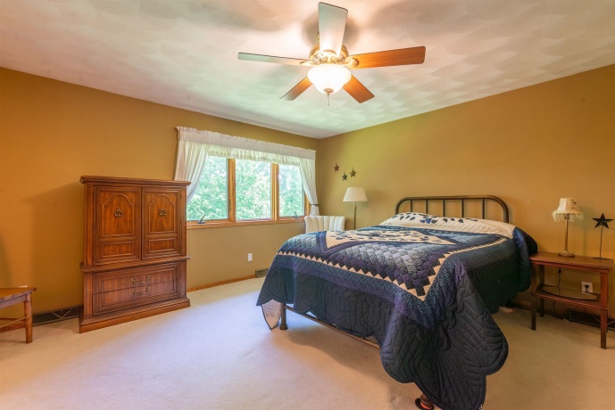 920 Mesa, FREEPORT, Illinois 61032, 3 Bedrooms Bedrooms, ,3 BathroomsBathrooms,House,For Sale,Mesa,202603145