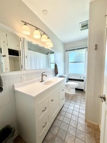 1135 Oakhill, FREEPORT, Illinois 61032, 3 Bedrooms Bedrooms, ,1 BathroomBathrooms,House,For Sale,Oakhill,202603146