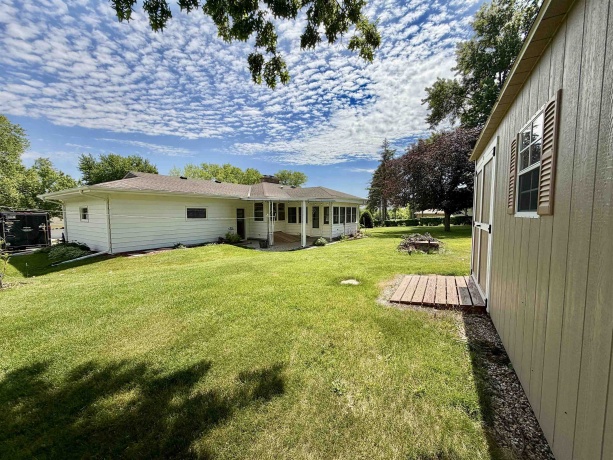 1135 Oakhill, FREEPORT, Illinois 61032, 3 Bedrooms Bedrooms, ,1 BathroomBathrooms,House,For Sale,Oakhill,202603146