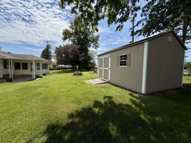 1135 Oakhill, FREEPORT, Illinois 61032, 3 Bedrooms Bedrooms, ,1 BathroomBathrooms,House,For Sale,Oakhill,202603146