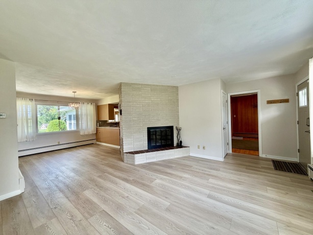 1135 Oakhill, FREEPORT, Illinois 61032, 3 Bedrooms Bedrooms, ,1 BathroomBathrooms,House,For Sale,Oakhill,202603146