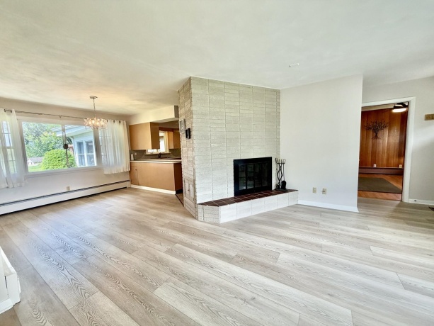1135 Oakhill, FREEPORT, Illinois 61032, 3 Bedrooms Bedrooms, ,1 BathroomBathrooms,House,For Sale,Oakhill,202603146
