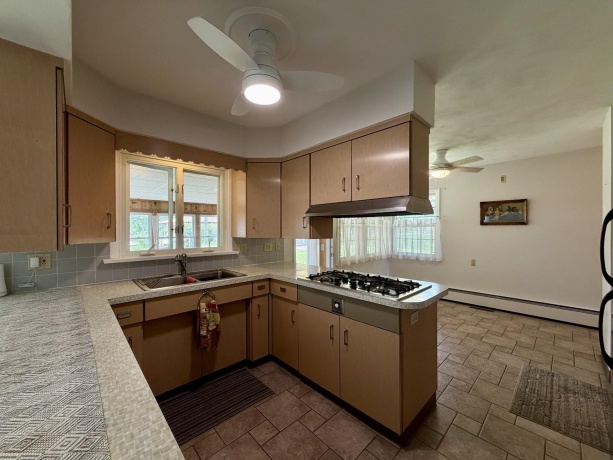1135 Oakhill, FREEPORT, Illinois 61032, 3 Bedrooms Bedrooms, ,1 BathroomBathrooms,House,For Sale,Oakhill,202603146